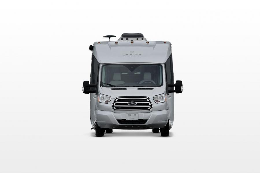  Leisure Travel Vans Wonder 2016 года  (фото 3 из 12)